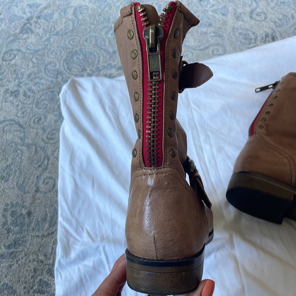 Steve Madden Camel Tan Temmpt Mid-Rise Moto Boots. Size 7.5 - Picture 3 of 9